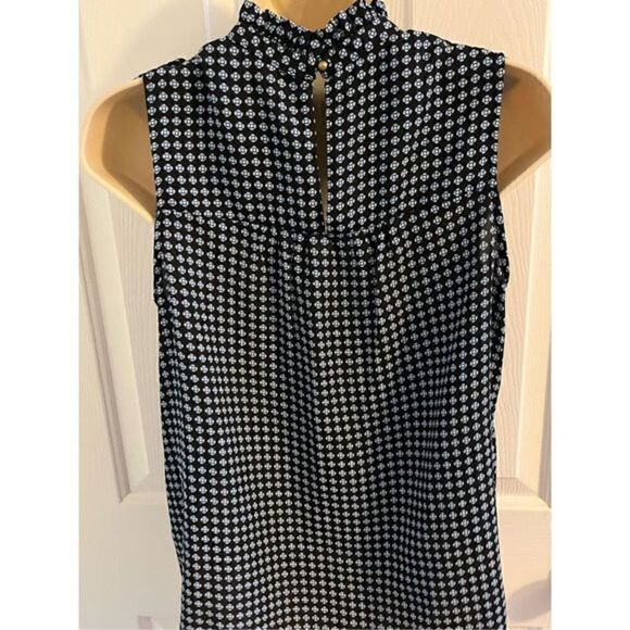 Who What Wear Navy Blue Sleeveless Top. High neck. Size XS - Picture 5 of 5